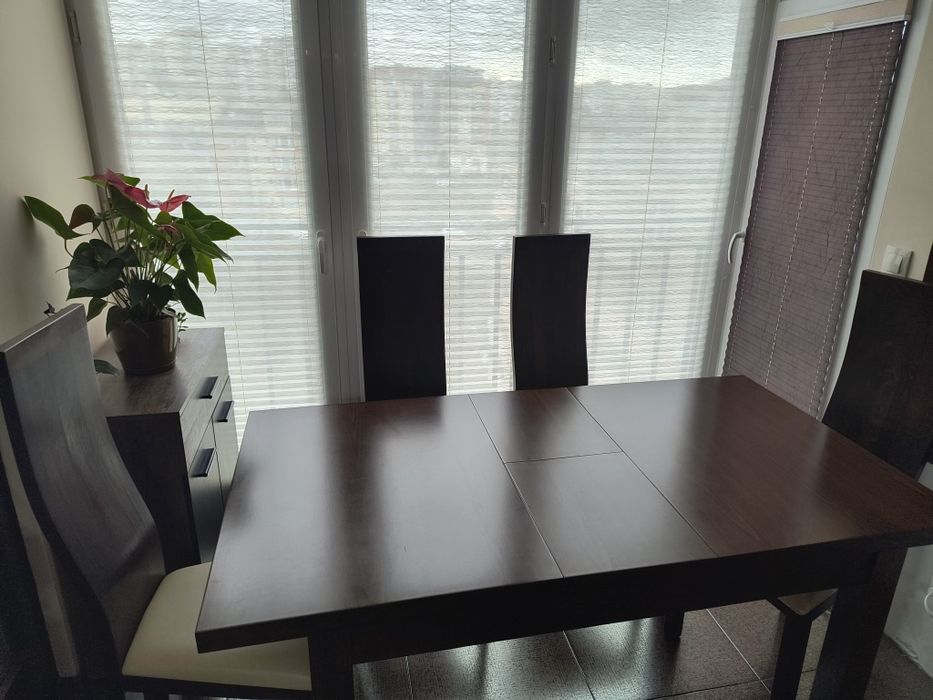 Столове - 6бр. + Трапезна маса от масив