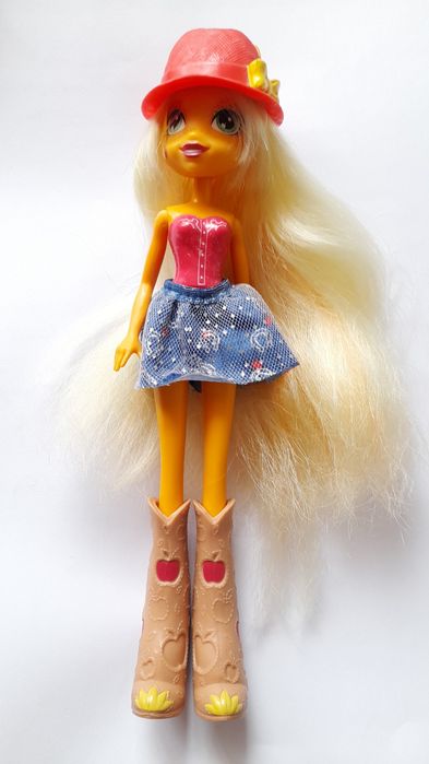 кукла Applejack из серии My Little Pony Equestria Girls Rainbow Rocks.