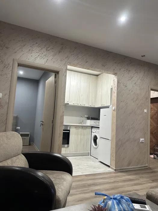 Дава се под наем Двустаен апартамент в Пловдив, Тракия - 50 кв.м за 408 € - Снимка #2