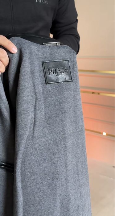 Продаётся новая кожаная куртка Prada