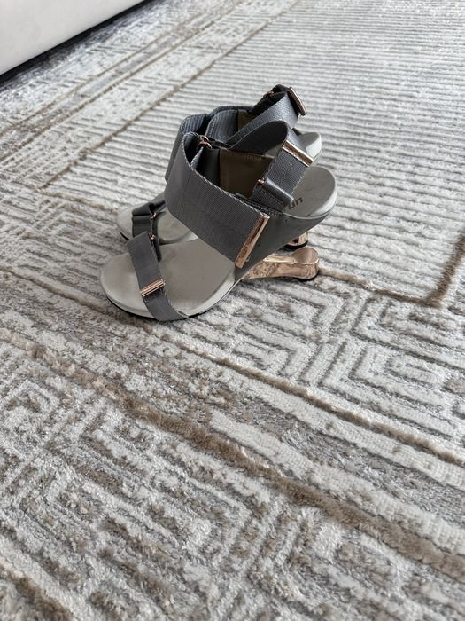 Босоножки UNITED NUD