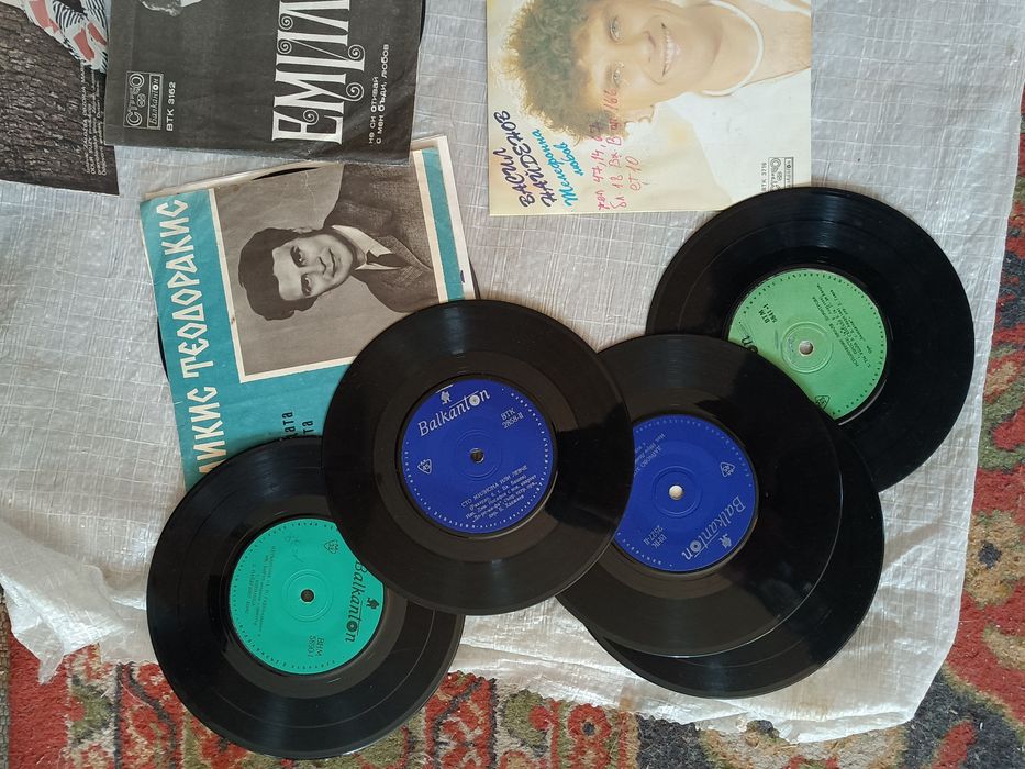 Стари сръбски грамофонни плочи