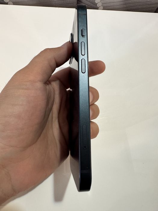 Продам iphone 13 128gb