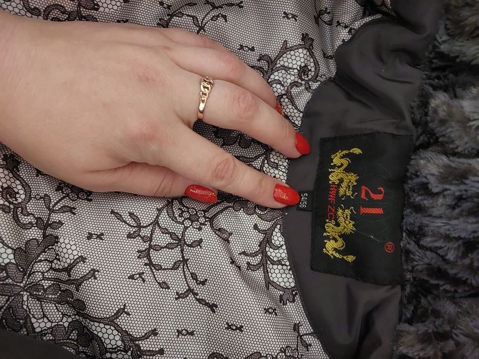 Зимняя куртка в отличном состоянии. Размер 54-56.