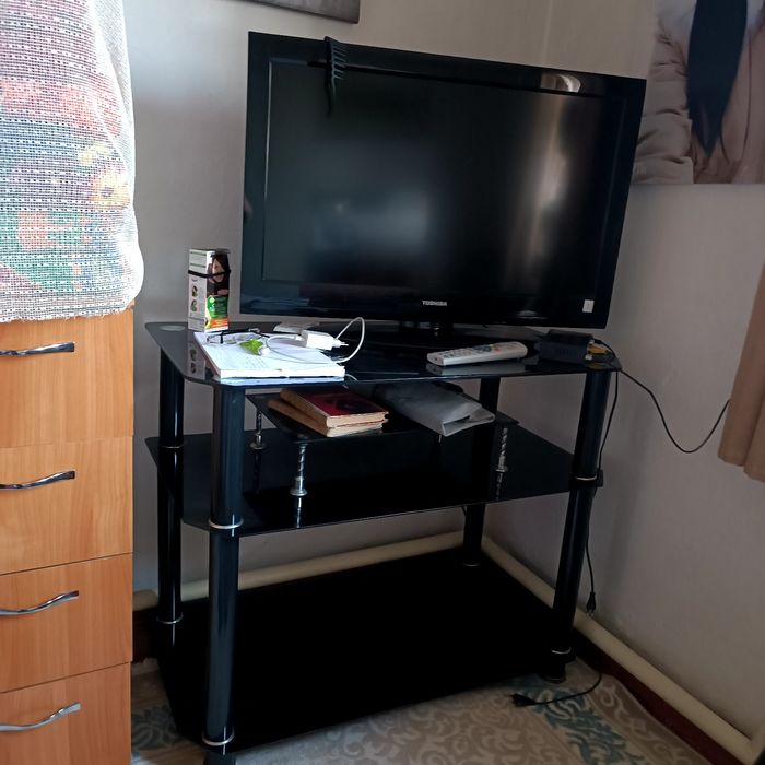 Телевизор подставкамен бирге сатылады