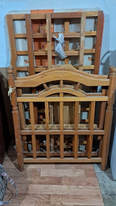 Отдам даром детская кроватка б/у.