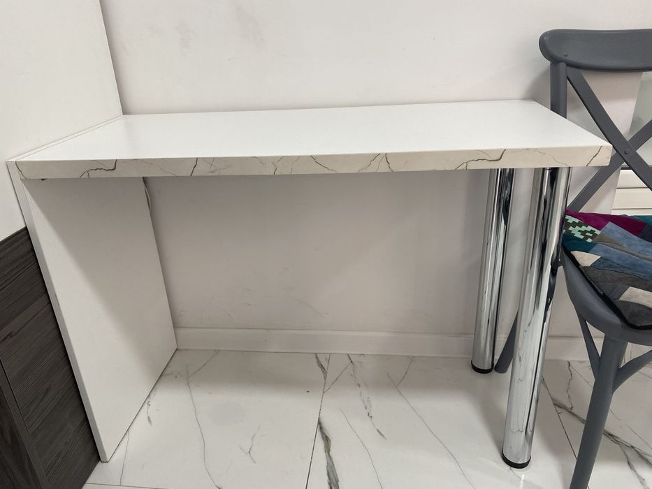 Продается стол для маникюра