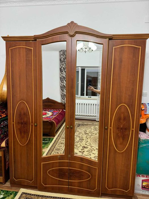 Диван и спальный гарнитур