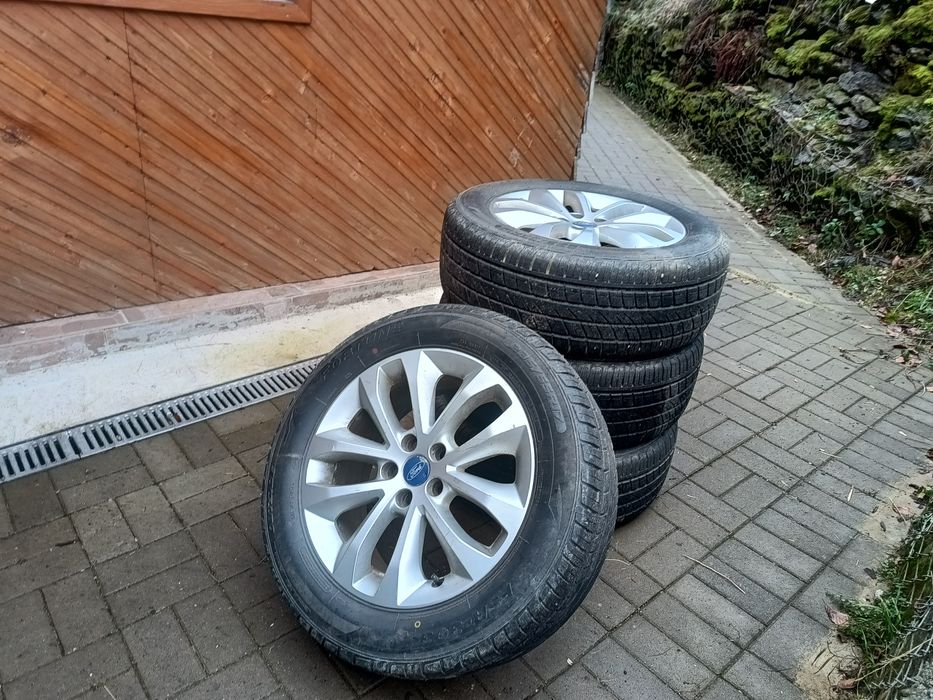 Vând 4 cauciuc de vară cu jante 235/55R17