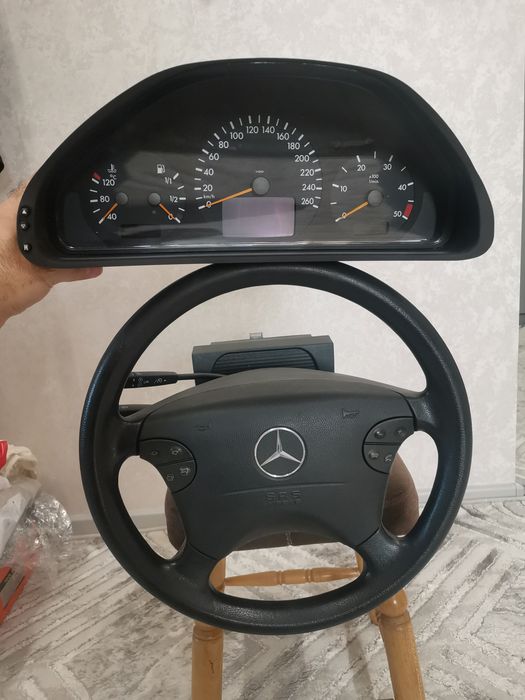 Руль и щиток приборки от Мерседес W210