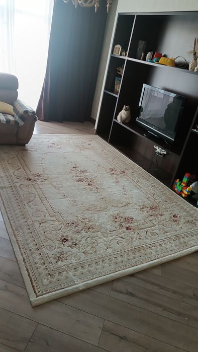 Продам ковер на пол