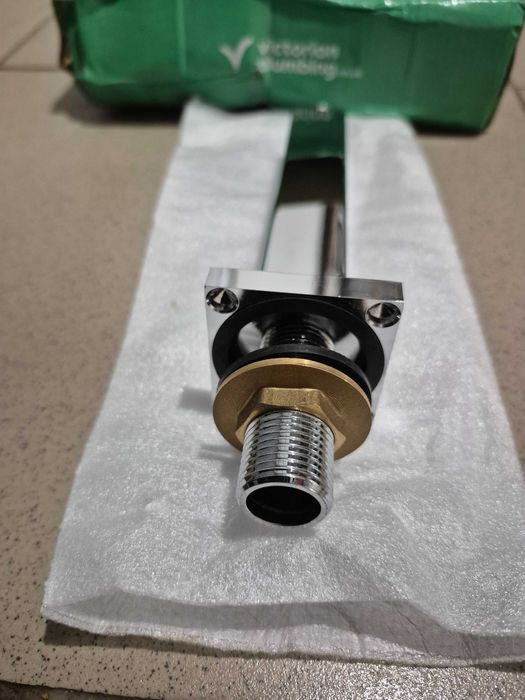 Brat vertical montat pe tavan, ptr. palarie de dus, 15 cm, crom, Milan