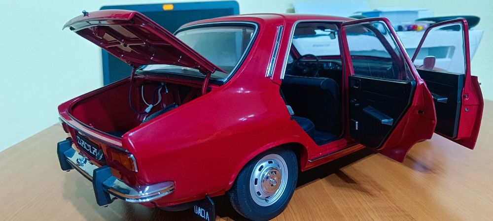 Machetă Dacia 1300 , scara 1:8 (DeAgostini)