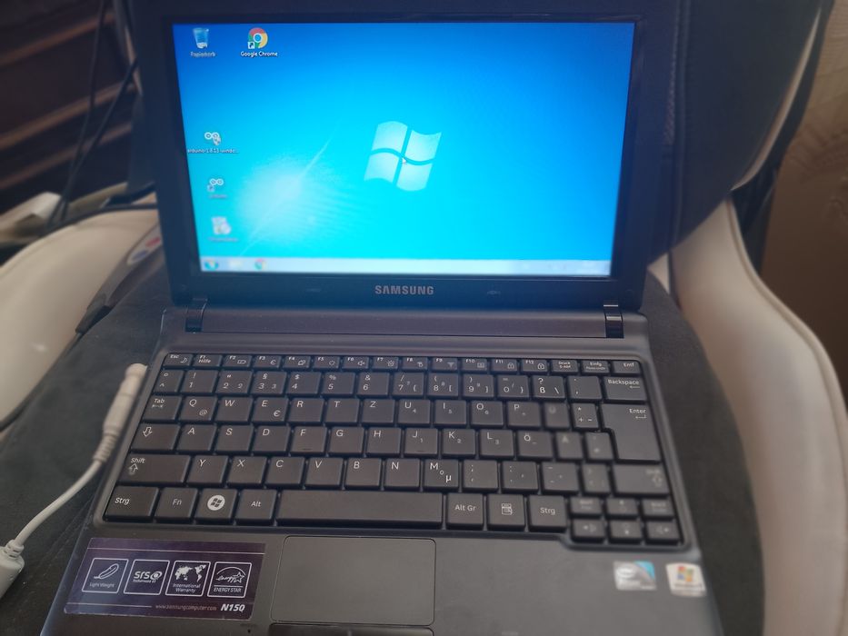 Мини лаптоп SAMSUNG