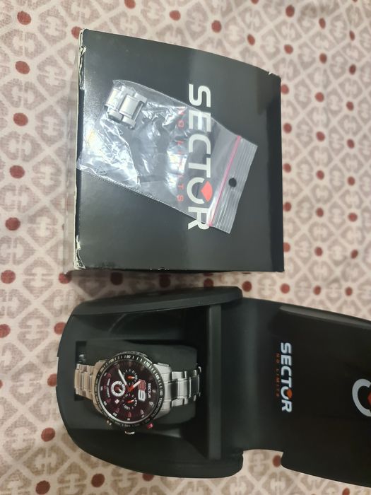 Ceas Sector Nou La Cutie..