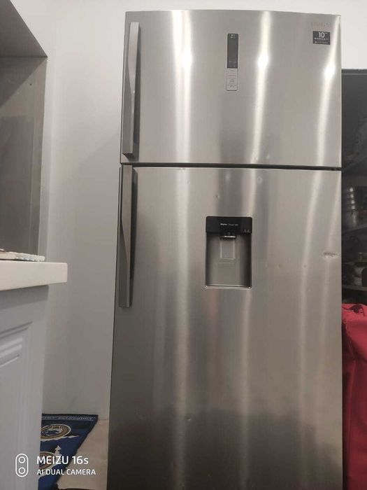 Холодильник Samsung