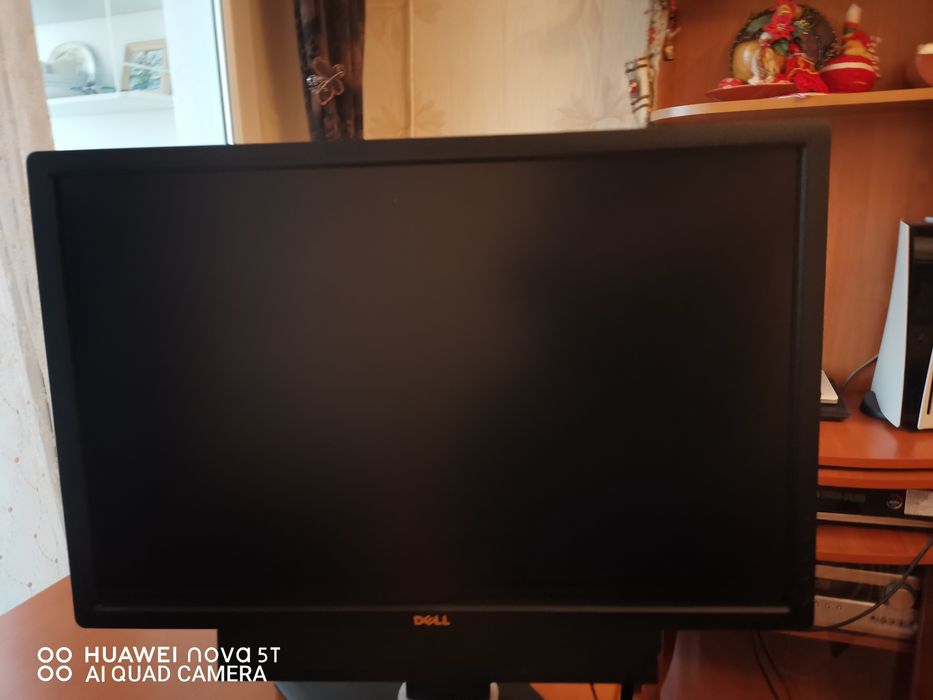 24" Монитор Dell U2412M със саундбар