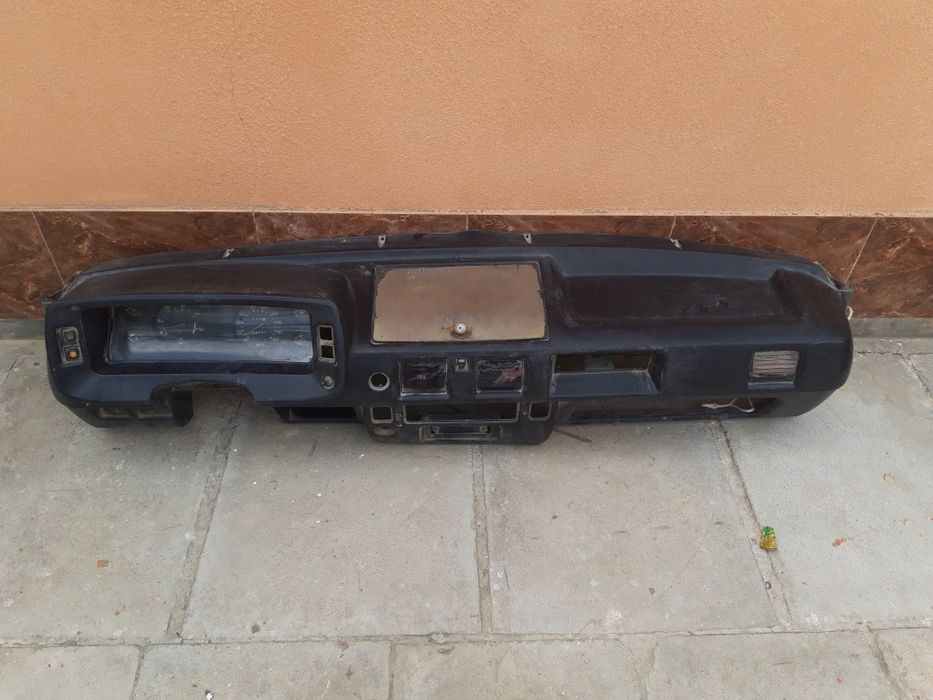 Gazel zapchastlar sotiladi.