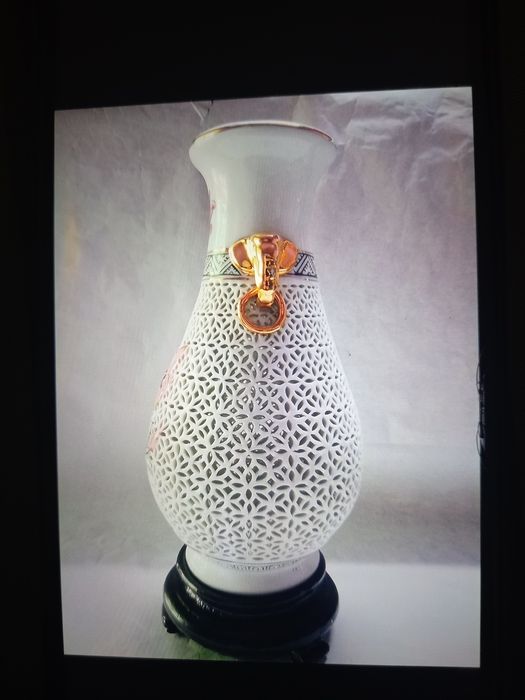 Vază porțelan filigran