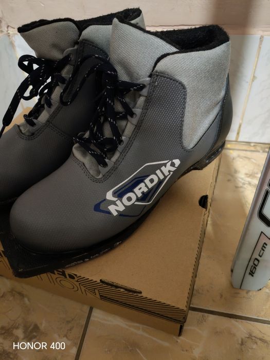 Продам лыжи ice, ботинками в подарок