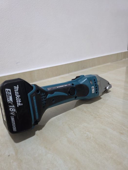 Aparat masina Foarfeca de taiat tabla Makita DJS 161