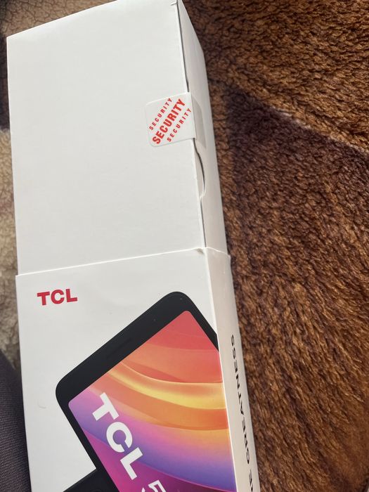 Telefon TCL 501 nou