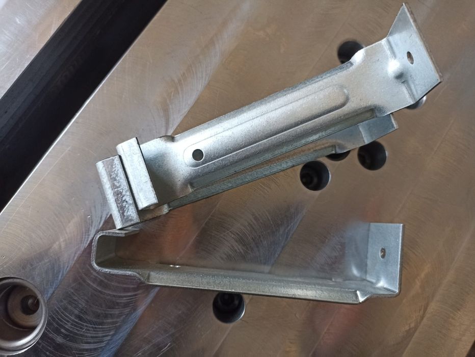 Матрица за конзоли скоби за улуци