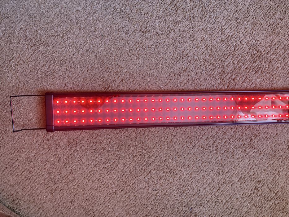 Продам для аквариума, светильник 90см