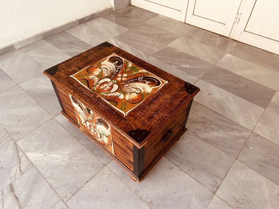 Винтидж дървен сандък / ракла – ръчно рисуван (folk art, 1950-те)