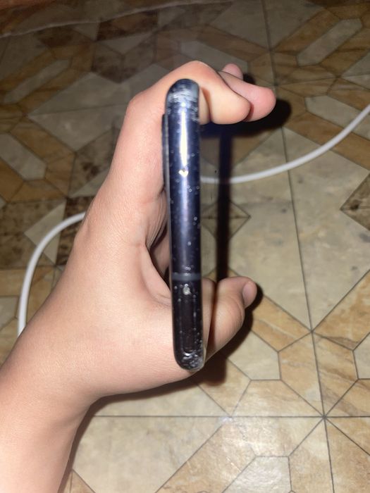 Samsung S20FE продам