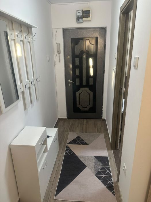 Proprietar închiriez 2 camere STRAJA totul nou contract