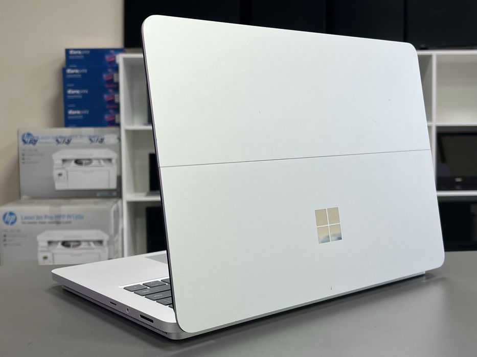 Microsoft Surface Laptop Studio 2 i7-13800H /32GB/ 1TB/ RTX 4050 2.5K