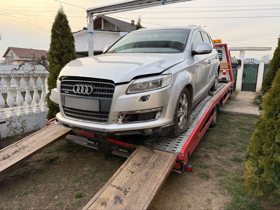 Dezmembrez audi Q7  3.0 tdi 233 cp BUG perne aer cutie automata