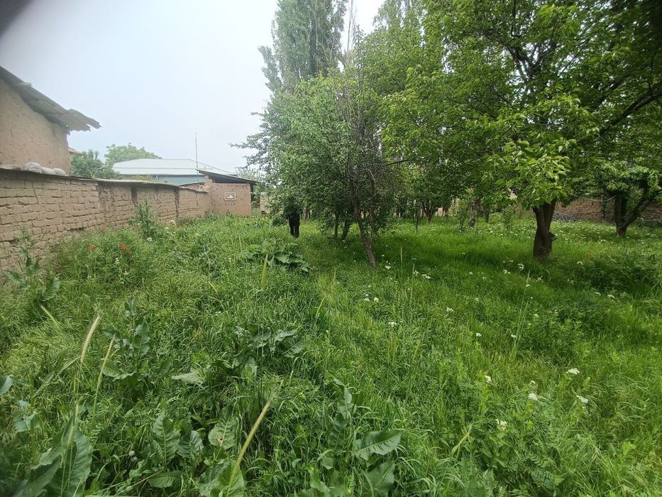 Uy sotiladi srochni dacha uchunam hohlagan qurilish uchunam qulay joy