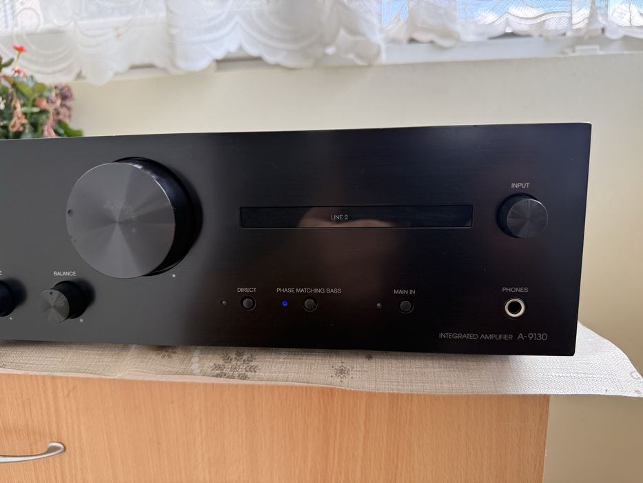 Onkyo A-9130 Стерео усилвател DAC
