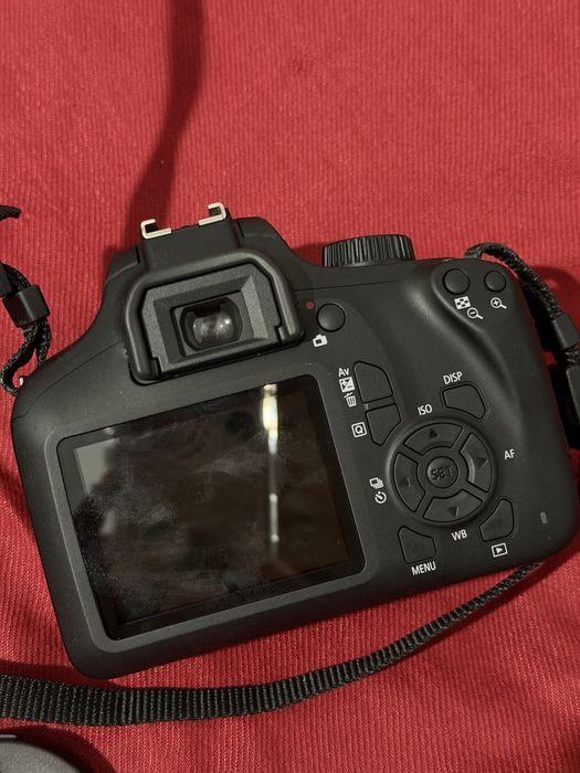 Canon EOS 4000D плюс Объектив