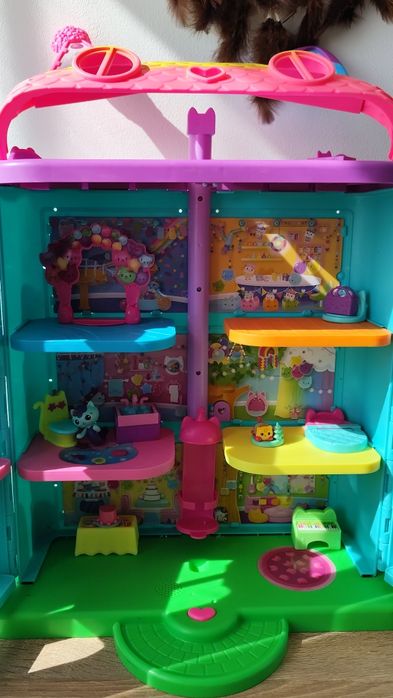 Gabby's Dollhouse party