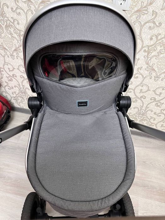 Детская коляска  + автокресло Полный комплект