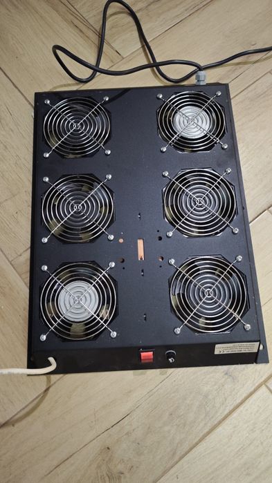 Tavă ventilatoare Rack 19" cu termostat – Modul răcire 6 ventilatoare 220V