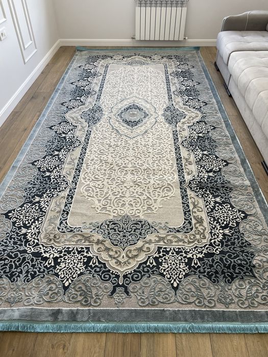 Ковер в гастинную