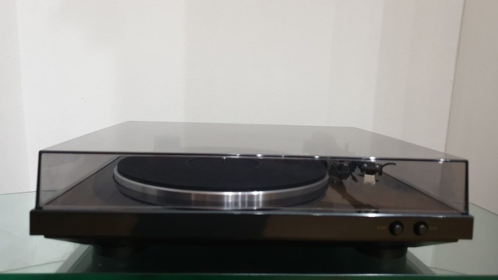 Продается виниловый проигрыватель DENON-DP-300F