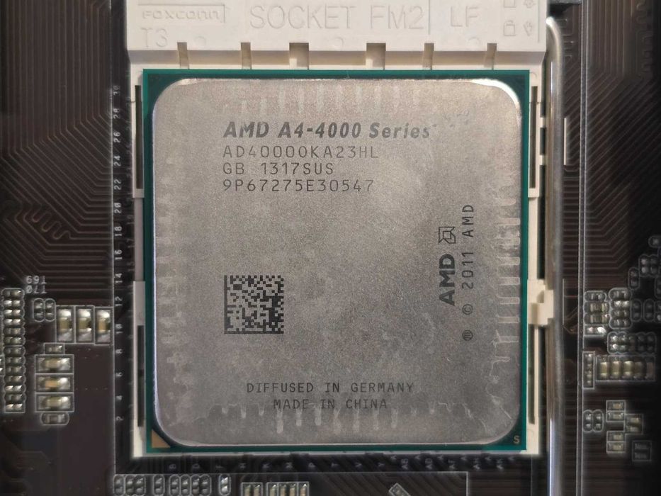 Placa de baza ASRock FM2A55M-DG , Socket FM2 + Procesor AMD A4 4000