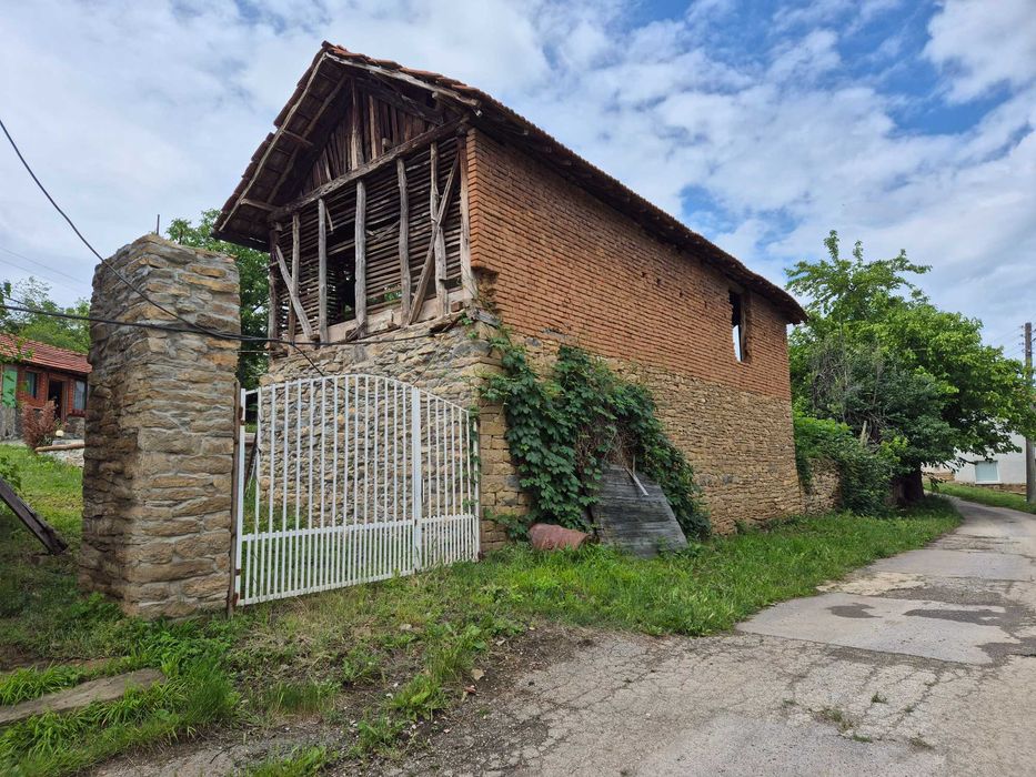 Продава се Къща в с. Пресяка, Област Ловеч - 680 кв.м за 53 €/кв.м - Снимка #8