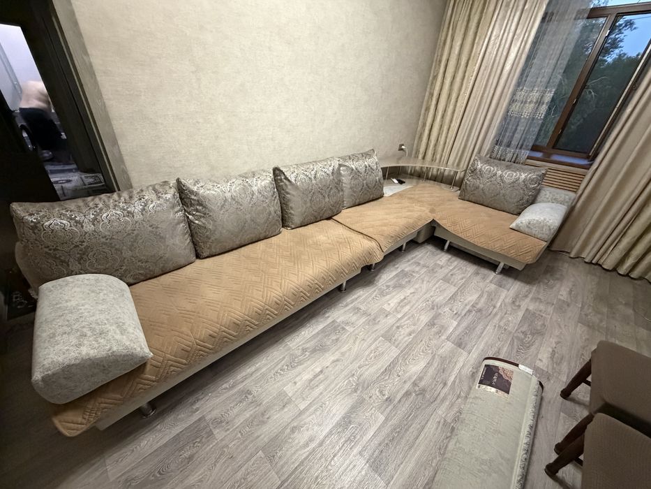 Продам диван для гостиной
