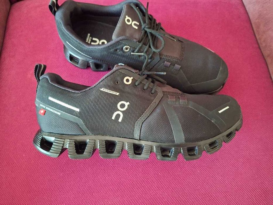 Adidasi On cloud running swiss engineering waterproof marime40 zero km
