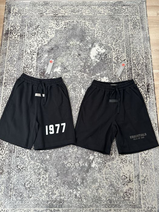 Oferta 150 lei azi! Pantaloni Essentials Fog M sau L