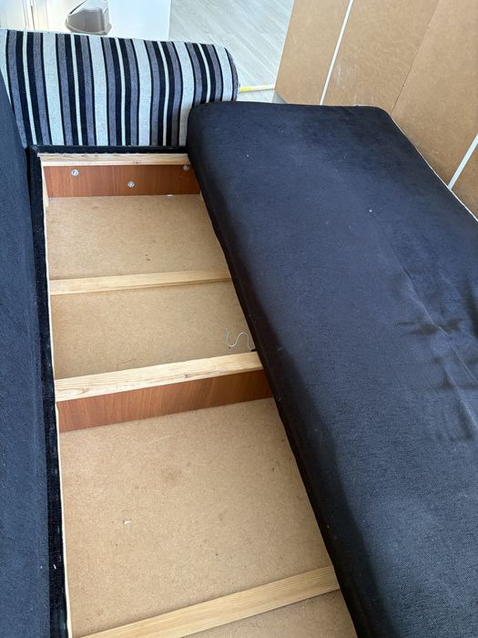 Продам диван с пледом