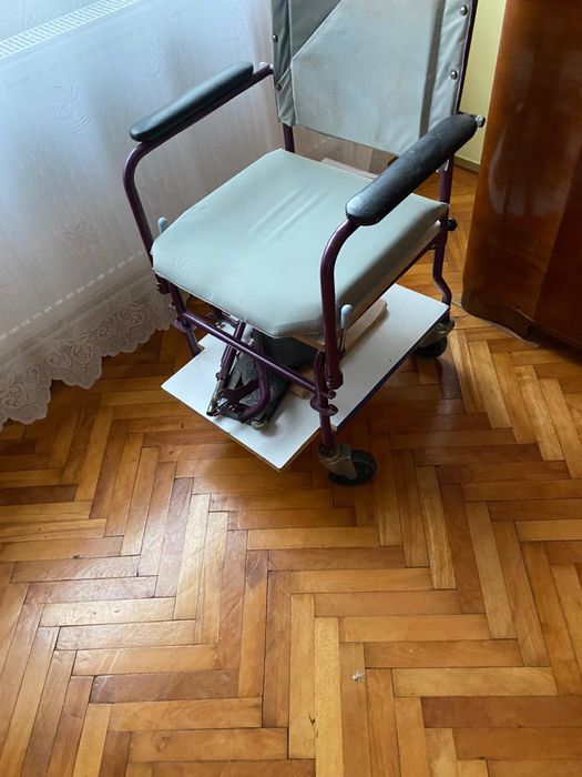 Donez scaun pentru persoane cu nevoi speciale