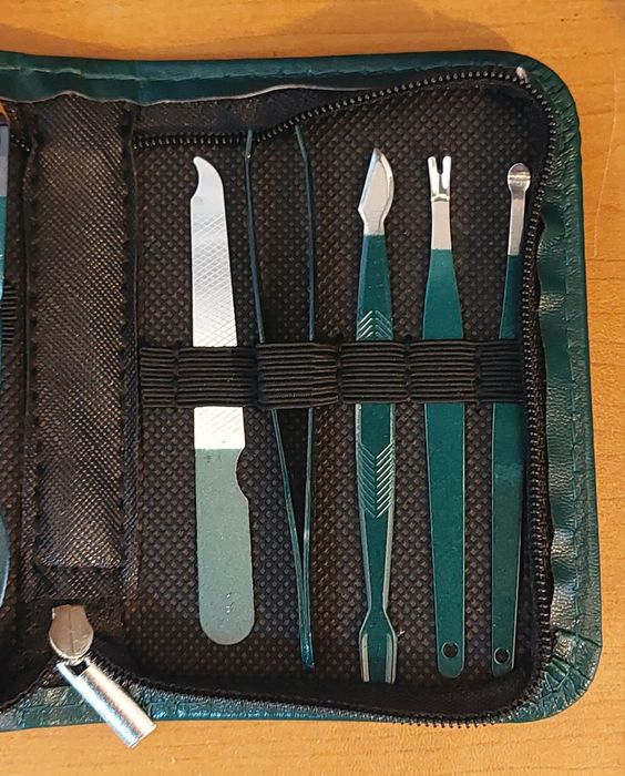 Луксозен Комплект за Маникюр - 9 части