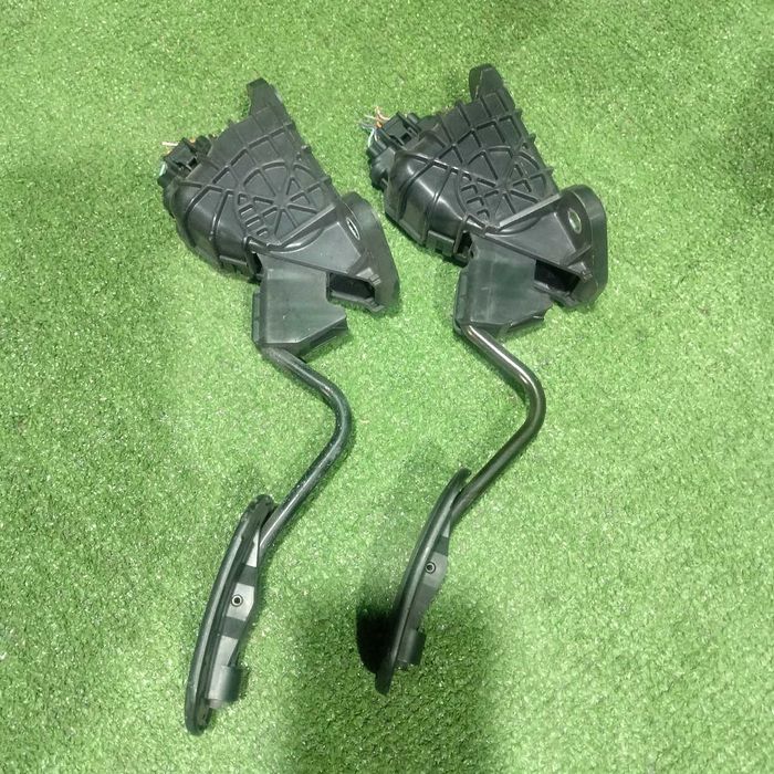 Продам Педаль газа Lexus RХ 330 / 350